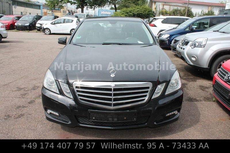 Schwarz Gebraucht 2009 Mercedes E250 Limousine | 7.599 € (Guter Preis) - Bild 1/4