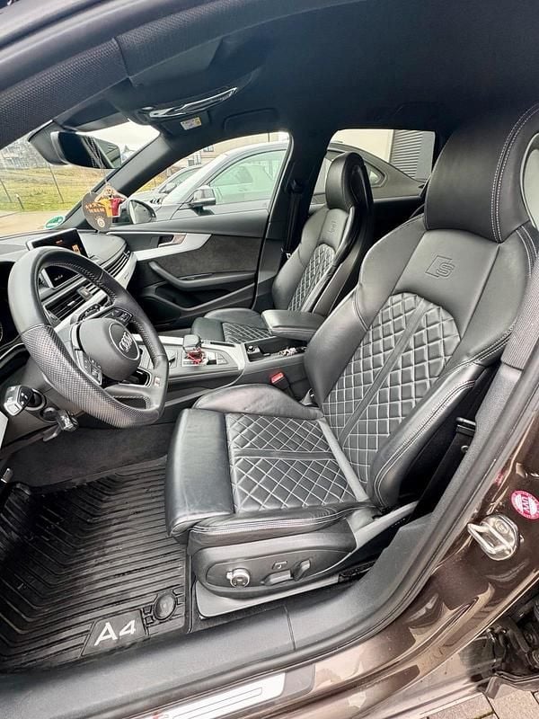 Gebraucht Audi A4 S-Line 231 PS (169 kW) 2019 Braun Kombi