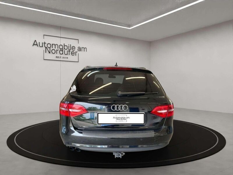 Gebraucht Audi A4 Sport 163 PS (119 kW) 2014 Brillantschwarz Kombi