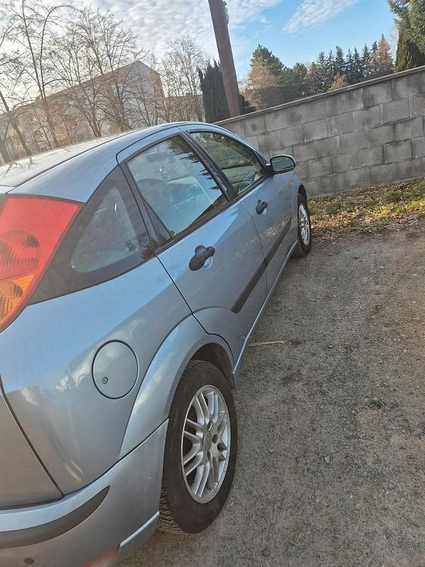 Gebraucht Ford Focus 93 PS (68 kW) 2005 Blau Limousine