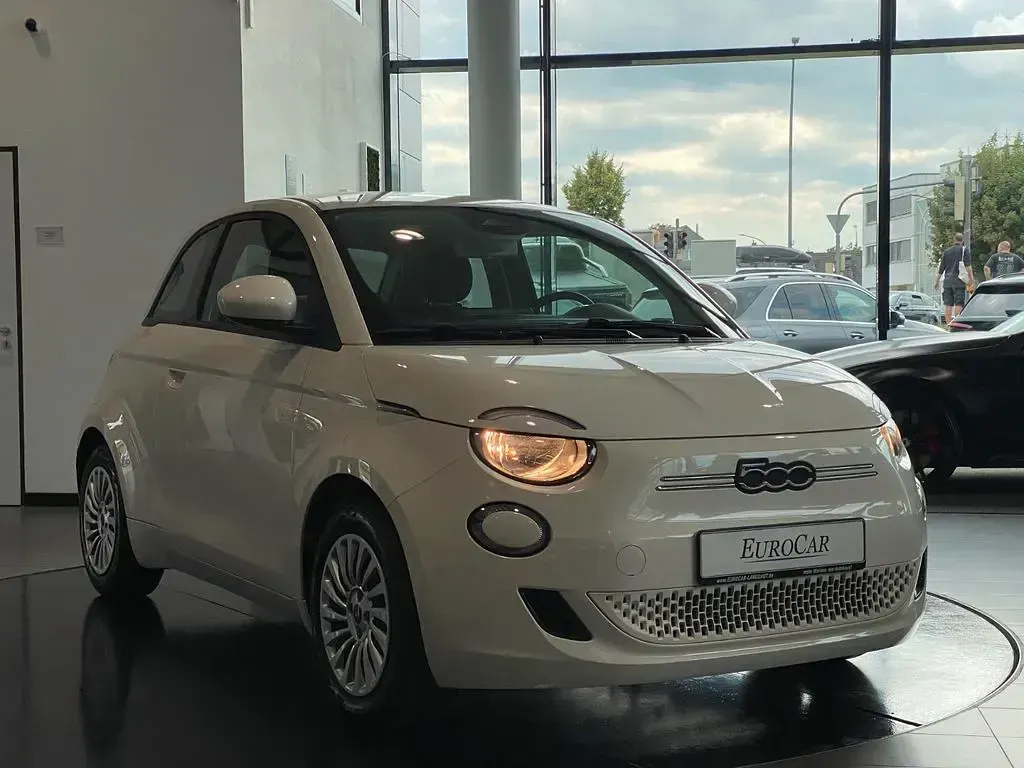 Gebraucht Fiat 500e 69 kW (95 PS) 2023 Weiß Kleinwagen