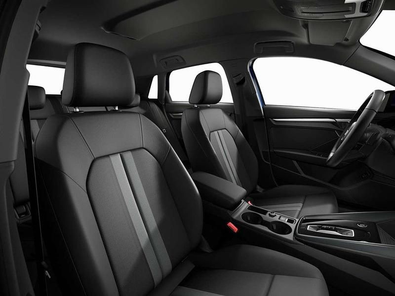 Gebraucht Audi A3 Advanced Plus 116 PS (85 kW) 2025 Blau Limousine