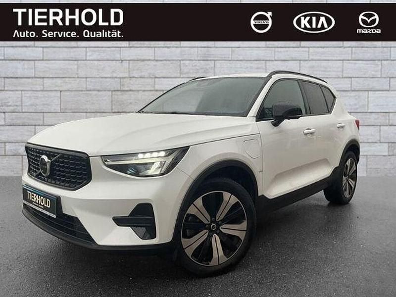 Gebraucht Volvo XC40 Plus 261 PS (191 kW) 2022 Crystal white SUV