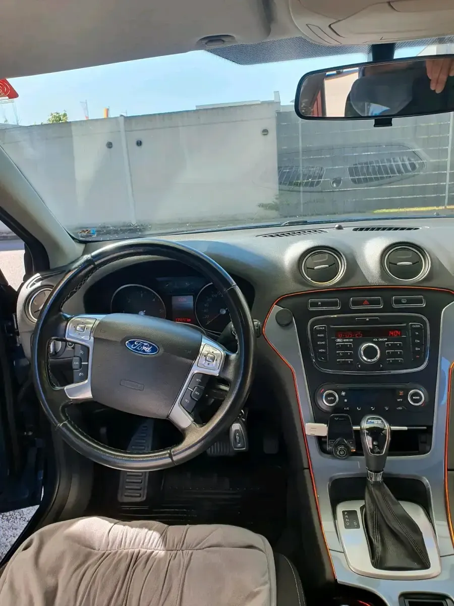 Gebraucht Ford Mondeo 140 PS (102 kW) 2012 Blau Limousine