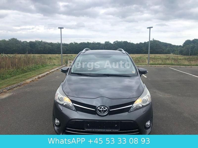 Gebraucht Toyota Verso 111 PS (81 kW) 2014 Grau Van / Kleinbus