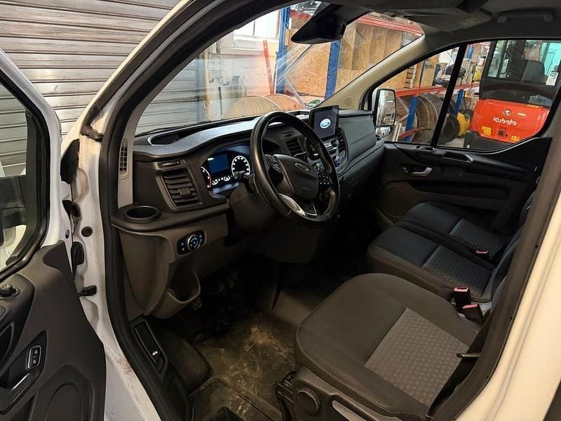 Gebraucht Ford Transit Custom 131 PS (96 kW) 2021 Weiß Van / Kleinbus
