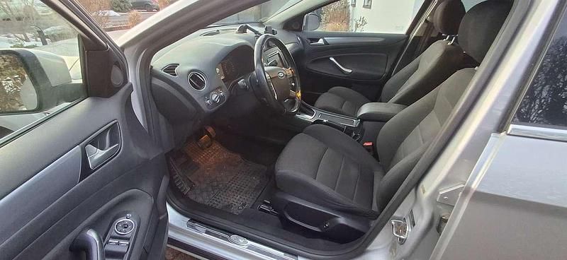 Gebraucht Ford Mondeo Business Edition 163 PS (119 kW) 2013 Silber Kombi