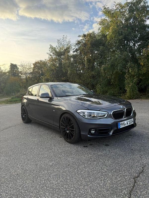 Silber Gebraucht 2016 BMW 120 M Sport Kleinwagen | 11.900 € (Superpreis) - Bild 1/4