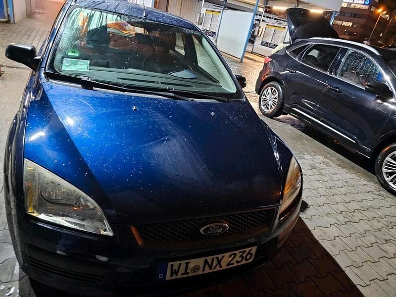 Gebraucht Ford Focus 100 PS (73 kW) 2006 Blau Kombi