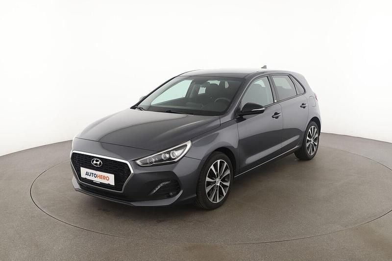 Grau Gebraucht 2019 Hyundai i30 YES! Limousine | 13.660 € (Fairer Preis) - Bild 1/3