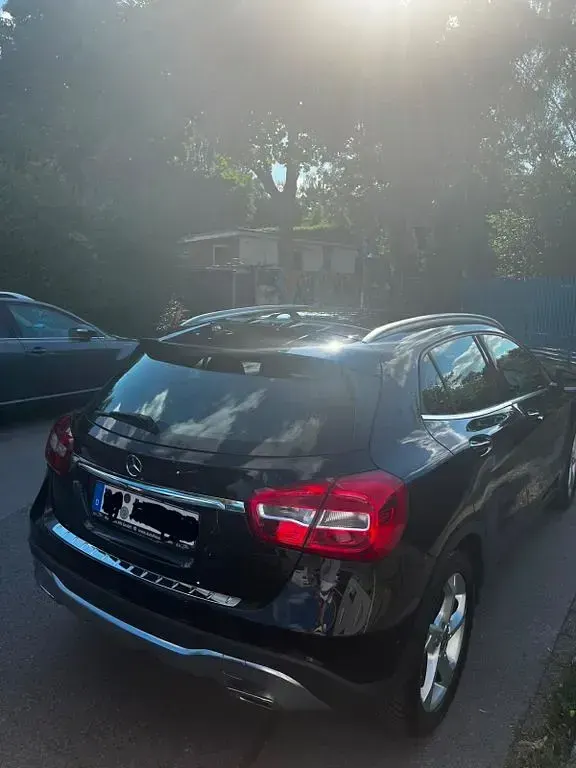 Gebraucht Mercedes GLA200 Urban 156 PS (114 kW) 2018 Schwarz SUV