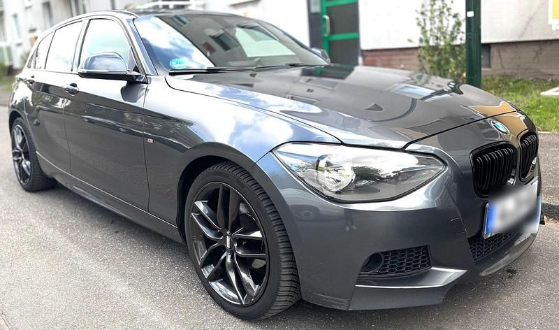 Grau Gebraucht 2015 BMW 116 M Sport Kleinwagen | 6.199 € (Guter Preis) - Bild 1/4