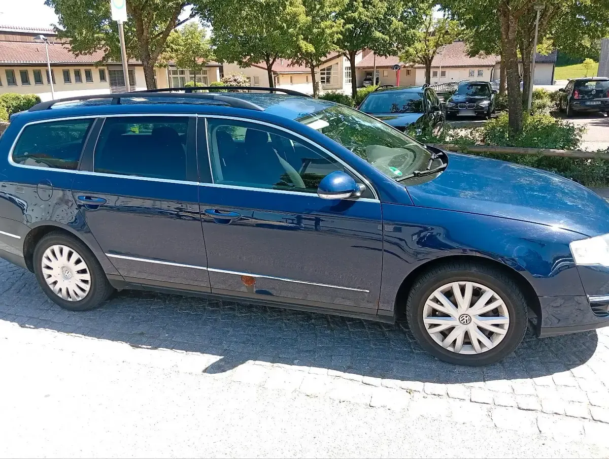 Gebraucht VW Passat 141 PS (103 kW) 2008 Blau Kombi