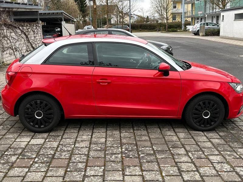 Gebraucht Audi A1 Ambition 105 PS (77 kW) 2010 Rot Kleinwagen