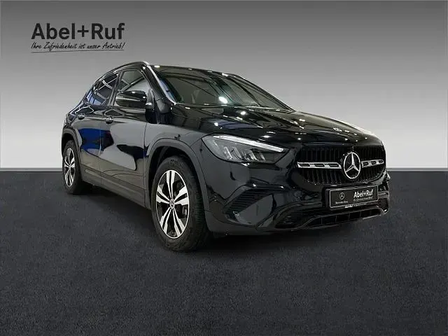 Gebraucht Mercedes GLA200 Progressive 163 PS (119 kW) 2026 SUV