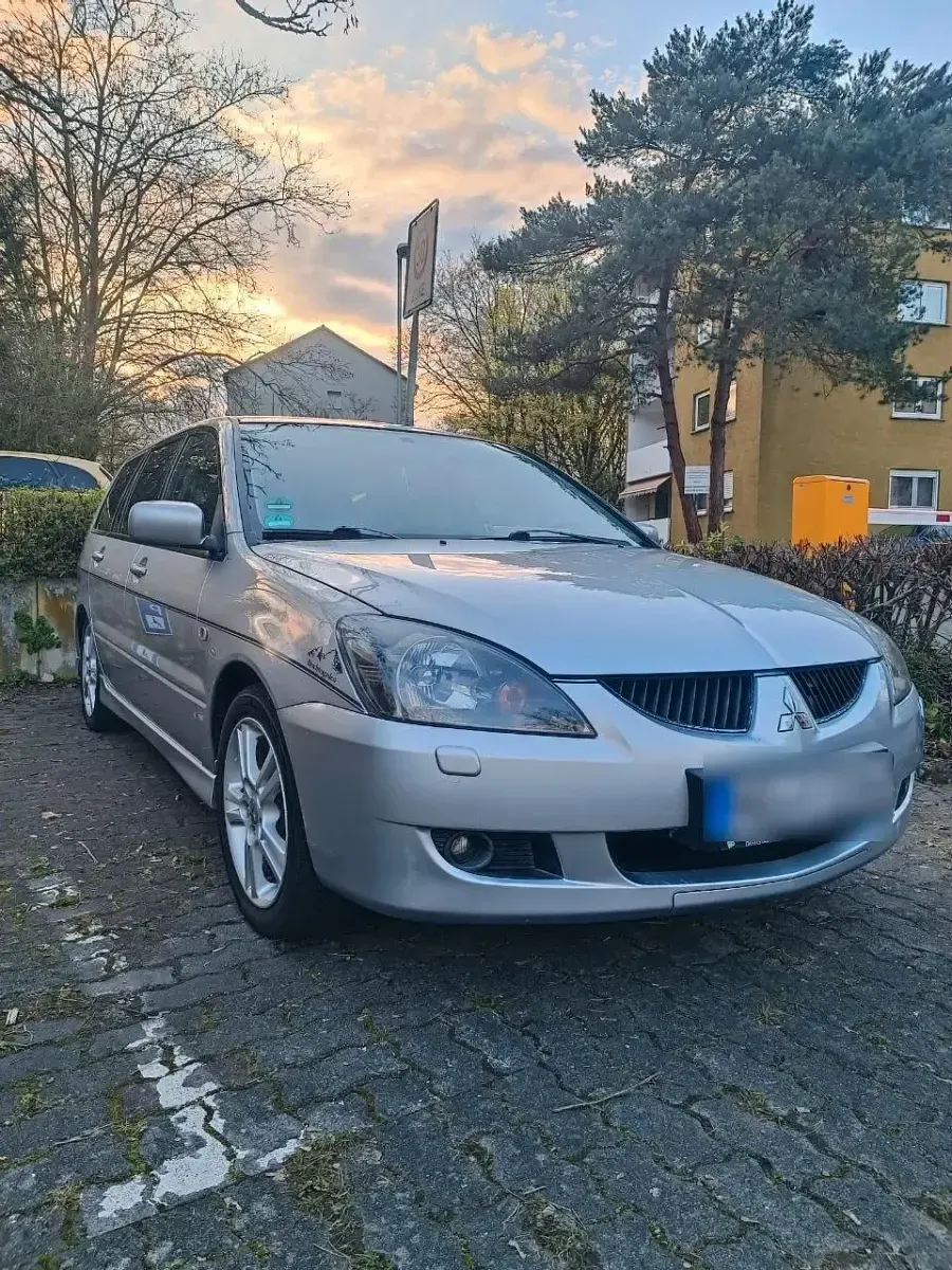 Second-hand Mitsubishi Lancer 134 CP (98 kW) 2005 Gri Break