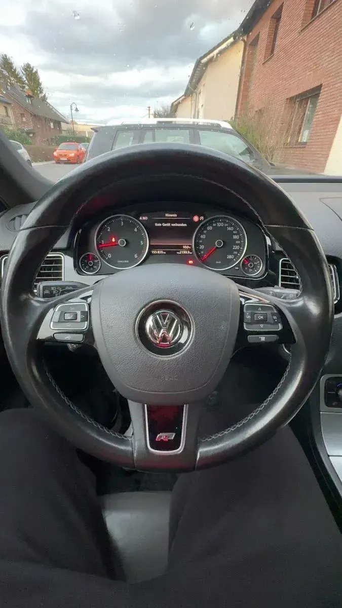 Używany VW Touareg 262 KM (192 kW) 2016 Czarny SUV