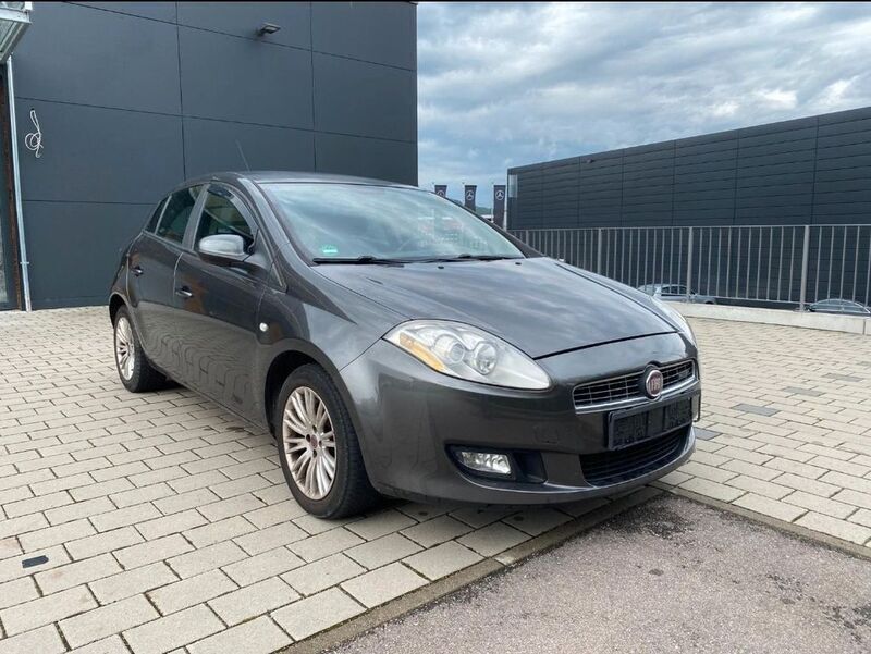 Grau Gebraucht 2009 Fiat Bravo Dynamic Kleinwagen | 1.480 € (Superpreis) - Bild 1/4