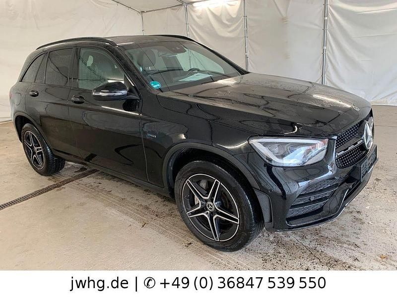 Gebraucht Mercedes GLC300e AMG 320 PS (235 kW) 2021 Schwarz/baltic black SUV