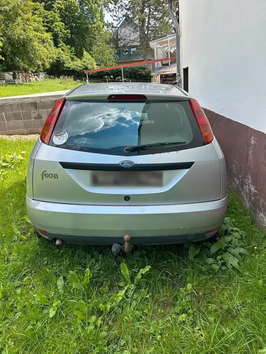 Gebraucht Ford Focus 90 PS (66 kW) 2003 Silber Limousine