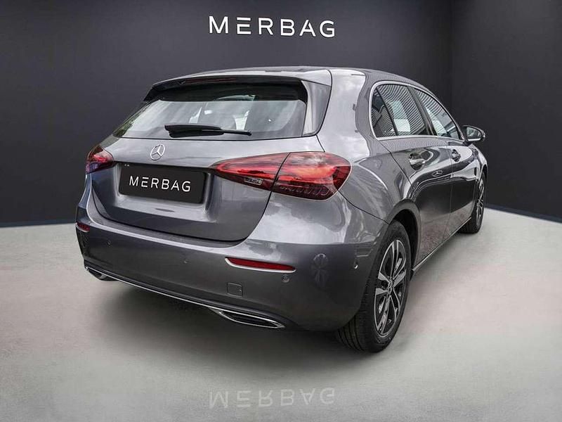 Gebraucht Mercedes A200 Advanced 222 PS (163 kW) 2024 Mountain grau Limousine