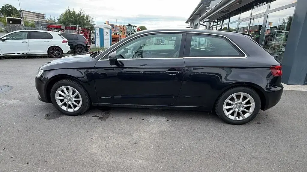 Gebraucht Audi A3 Sport 122 PS (89 kW) 2014 Schwarz Limousine