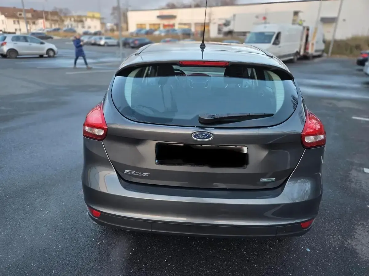 Gebraucht Ford Focus 2015 Grau Limousine