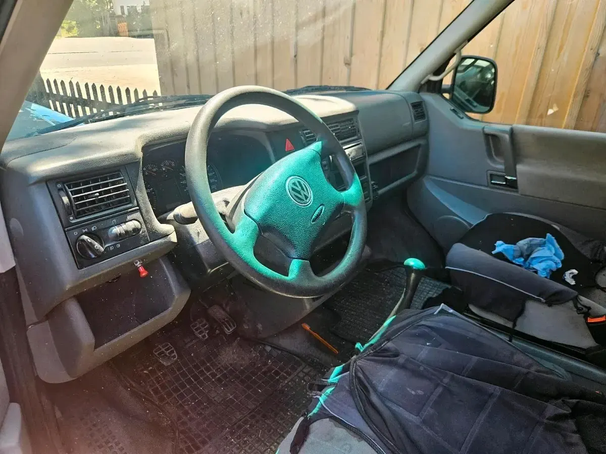Gebraucht VW Caravelle 102 PS (75 kW) 2001 Schwarz Van