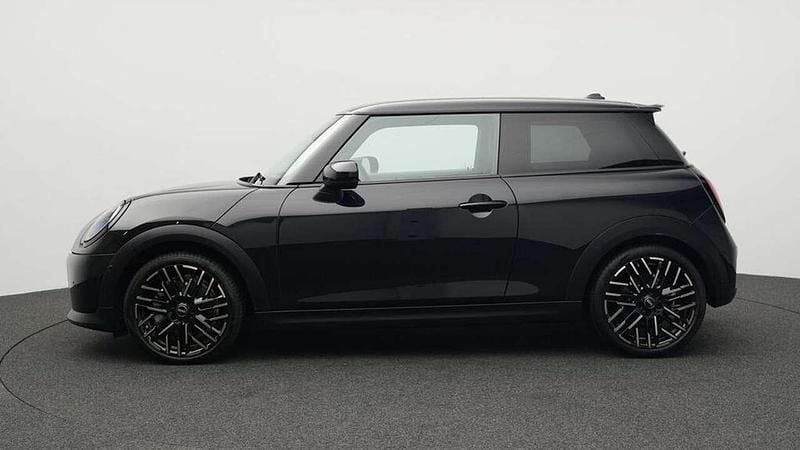 Gebraucht Mini Cooper S Favoured 204 PS (150 kW) 2024 Schwarz Kleinwagen