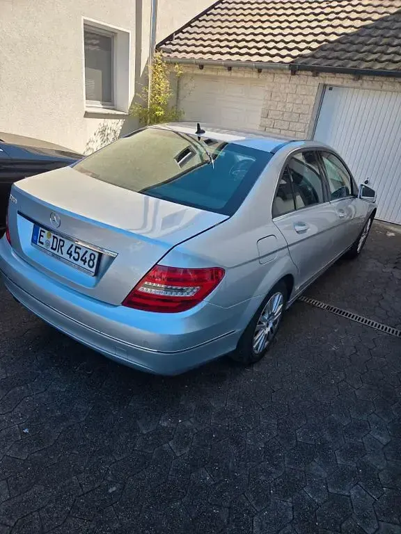 Second-hand Mercedes C180 Elegance 156 CP (114 kW) 2011 Argintiu Berlinǎ