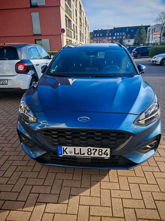Gebraucht Ford Focus ST-Line 150 PS (110 kW) 2020 Blau Limousine