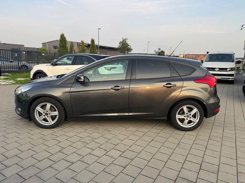 Second-hand Ford Focus 125 CP (91 kW) 2017 Gri Berlinǎ