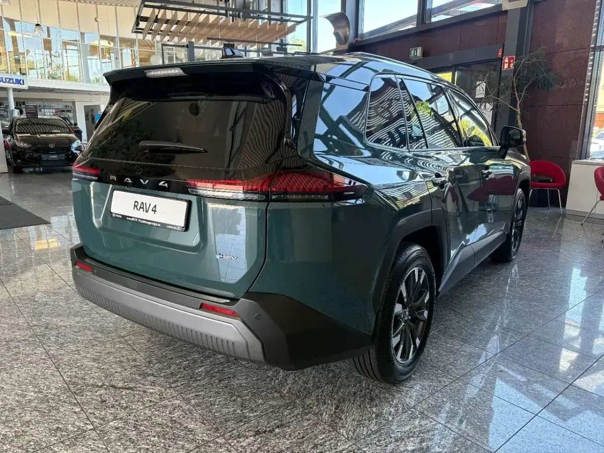 Neu Toyota RAV4 Hybrid 194 PS (142 kW) 2026 Grün SUV