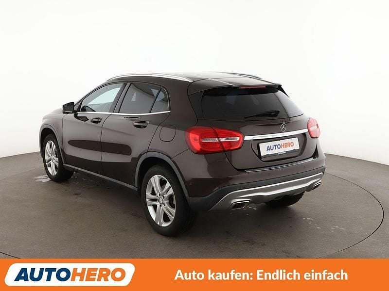 Gebraucht Mercedes GLA200 Urban 156 PS (114 kW) 2016 Braun SUV