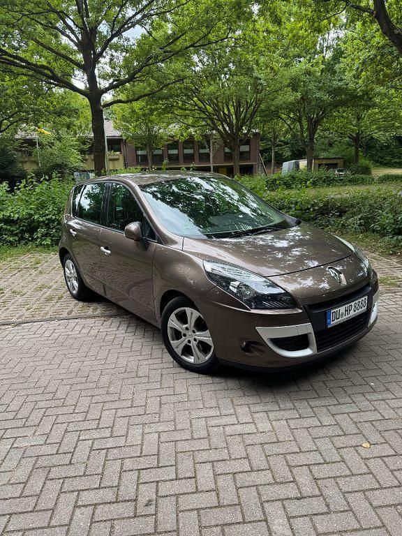 Braun Gebraucht 2010 Renault Scénic III Dynamique Van / Kleinbus | 2.000 € (Teuer) - Bild 1/4