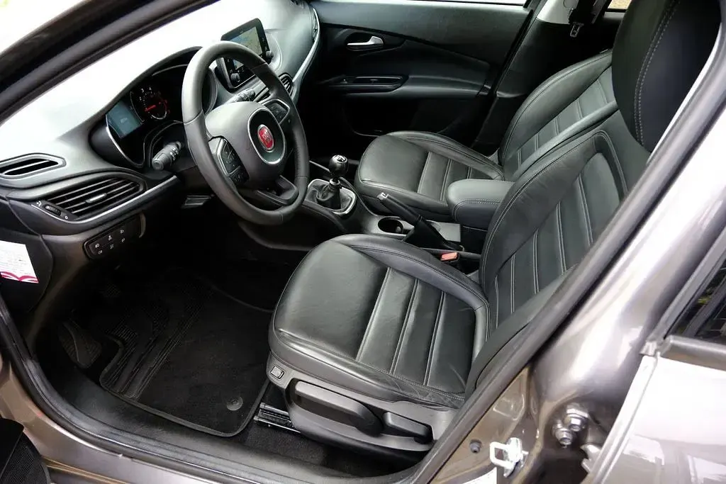 Gebraucht Fiat Tipo Business 120 PS (88 kW) 2017 Grau Kombi