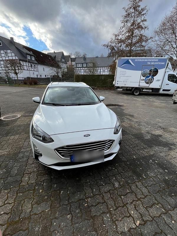 Gebraucht Ford Focus Titanium 120 PS (88 kW) 2020 Weiß Kombi