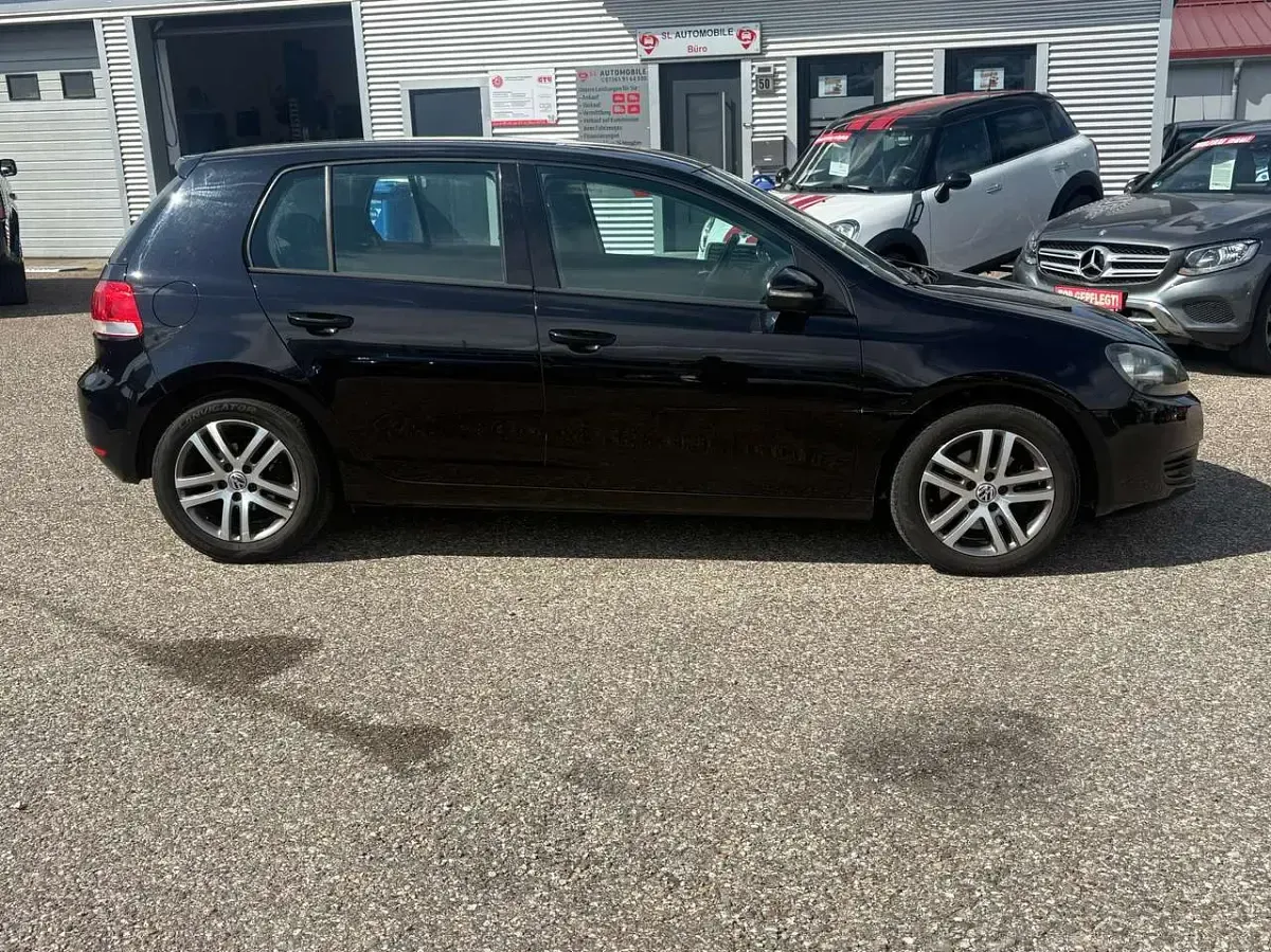 Gebraucht VW Golf VII S 122 PS (89 kW) 2012 Deep black perleffekt Kleinwagen