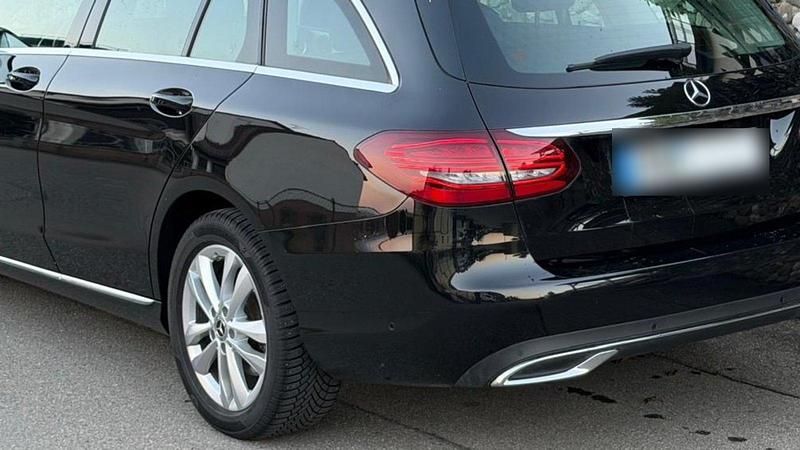Gebraucht Mercedes C220 194 PS (142 kW) 2020 Schwarz Kombi