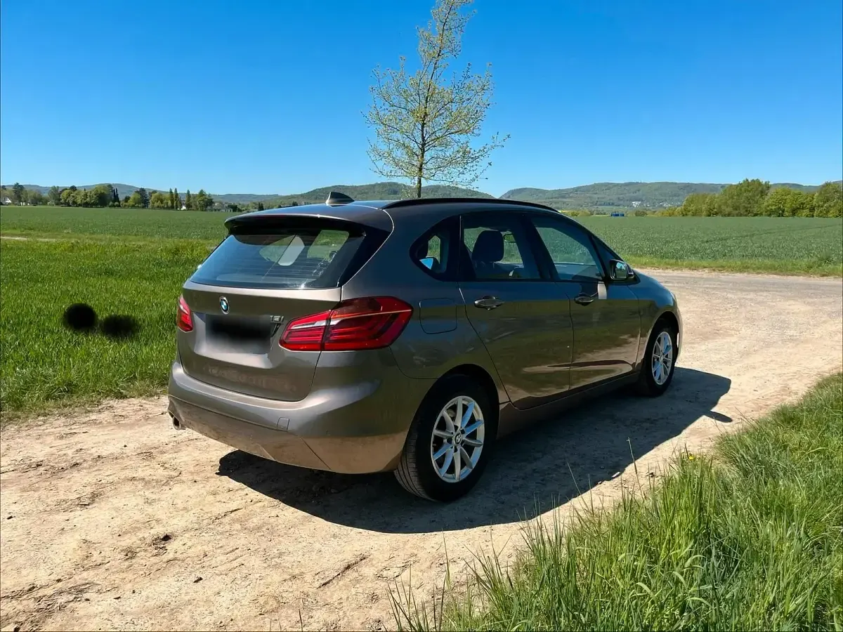 Gebraucht BMW 218 Active Tourer Advantage 140 PS (102 kW) 2019 Braun Van / Kleinbus