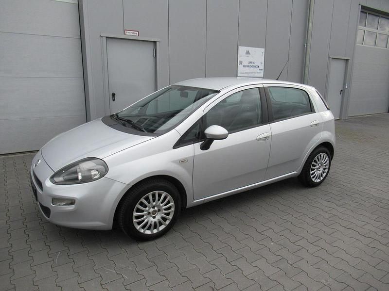 Gebraucht Fiat Punto Easy 69 PS (50 kW) 2012 Silber Kleinwagen