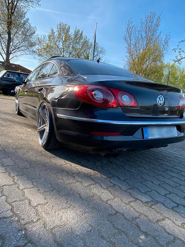 Gebraucht VW Passat Design 140 PS (102 kW) 2010 Braun Coupé