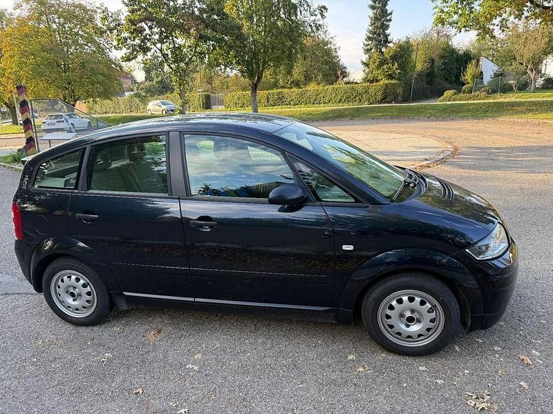 Gebraucht Audi A2 61 PS (44 kW) 2002 Blau Kleinwagen
