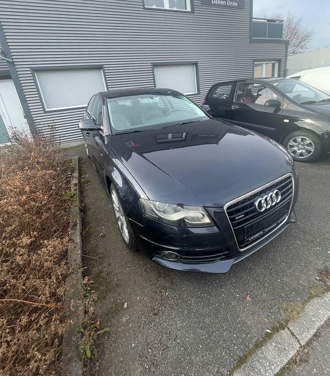 Blau Gebraucht 2012 Audi A4 S-Line Limousine | 9.000 € (Guter Preis) - Bild 1/4