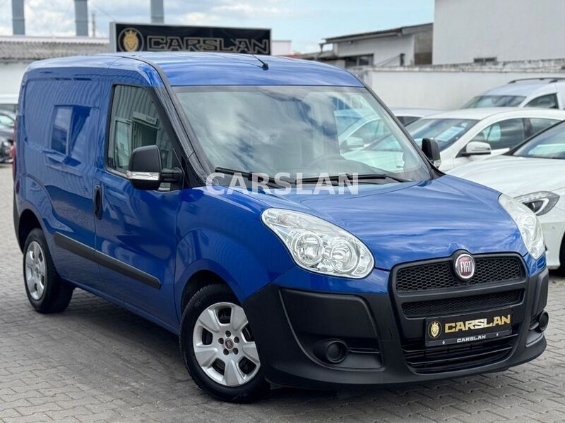 Blau Gebraucht 2014 Fiat Doblò Van / Kleinbus | 7.998 € (Teuer) - Bild 1/4