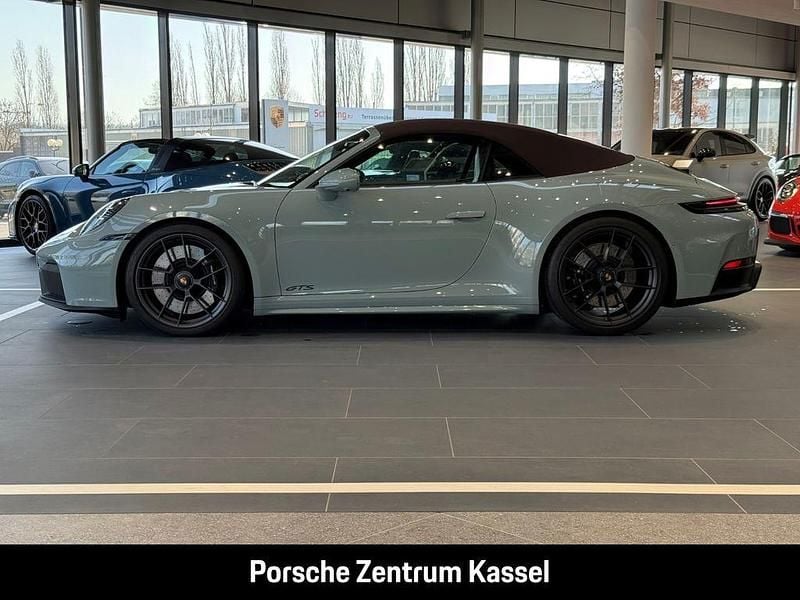 Gebraucht Porsche 911 541 PS (397 kW) 2025 Shadegreenmetallic Cabrio