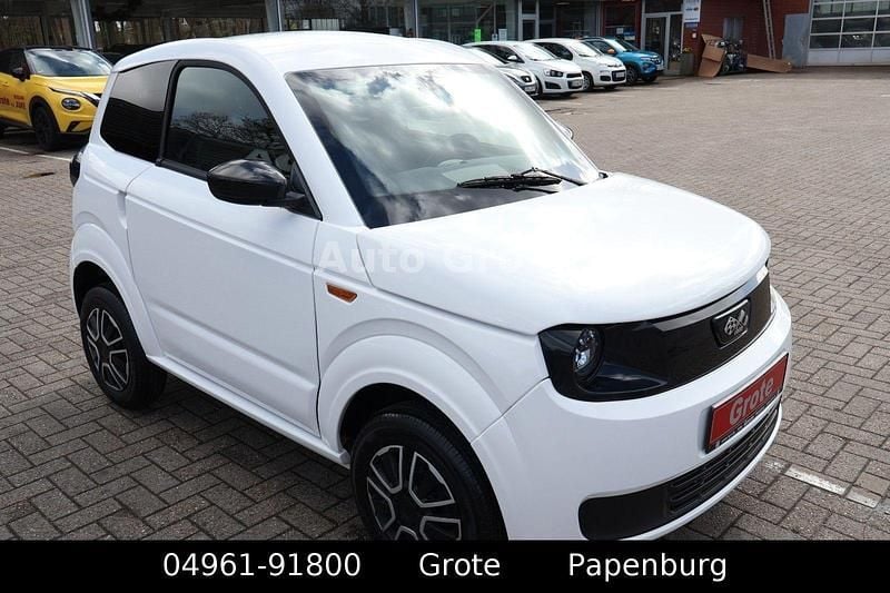 Gebraucht Ligier Myli 13 kW (19 PS) 2025 Weiß Kleinwagen