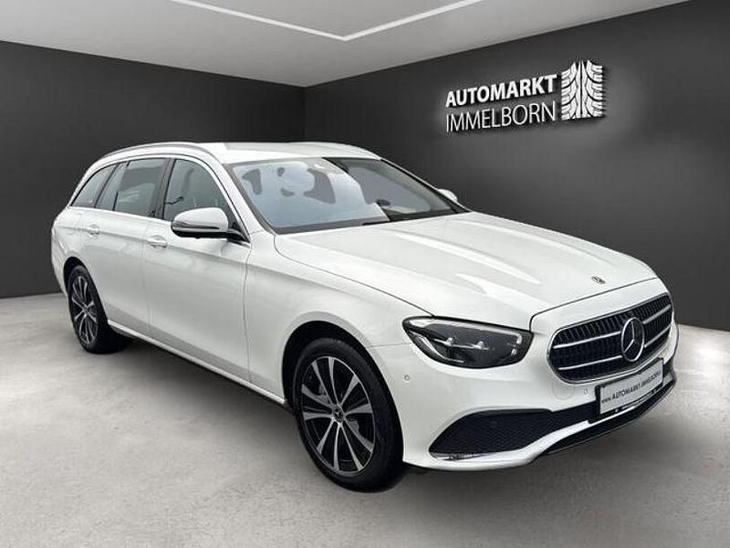Gebraucht Mercedes E300 306 PS (225 kW) 2022 Weiß Limousine