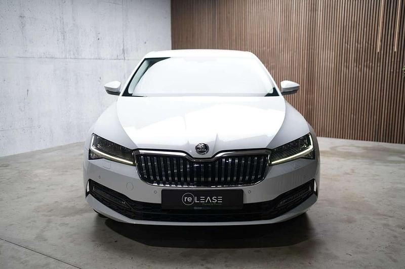 Gebraucht Skoda Superb Ambition 200 PS (147 kW) 2020 Weiß Limousine