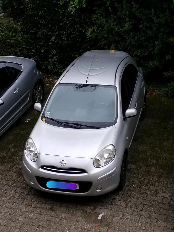 Silber Gebraucht 2012 Nissan Micra Pure Kleinwagen | 4.500 € (Guter Preis) - Bild 1/4